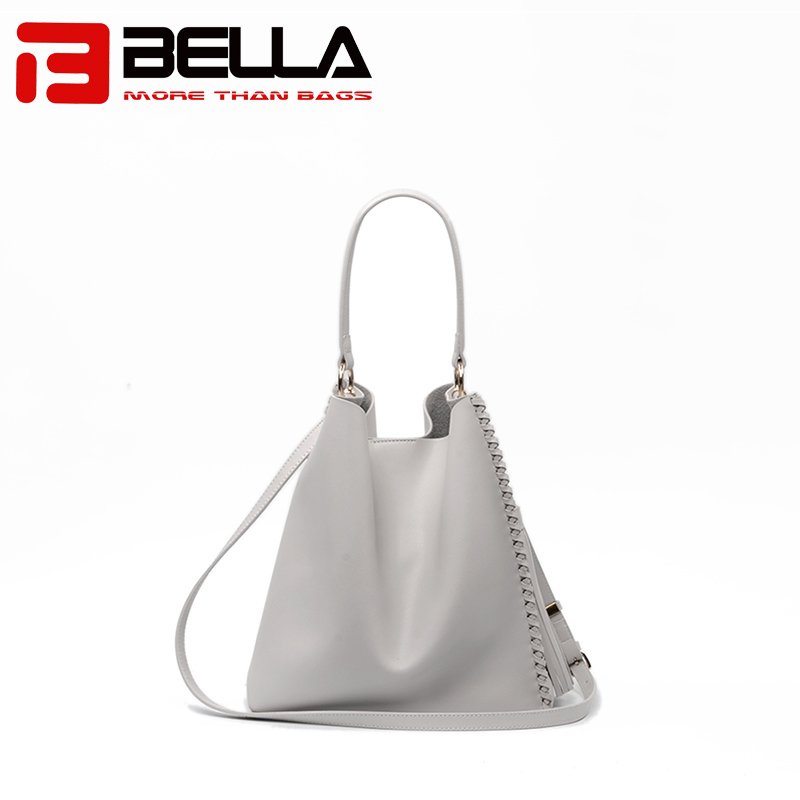 Leather Tote Bag with Metal Zipper and Tassel Decoration 6008A